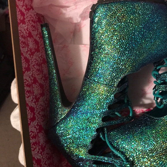 Lace up teal heels - Picture 2 of 4